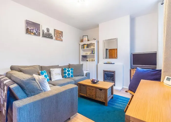 Modern & Cozy 1Bdr Apt Wexcellent Travel Links